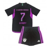 Bayern Munich Serge Gnabry #7 Bortedraktsett Barn 2023-24 Kortermet (+ Korte bukser)